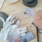 Les accessoires de l'enquêteur pour le jeu de piste "Enigm'archives"