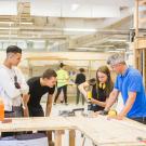 Des étudiants en formation pour apprendre les métiers du bâtiment