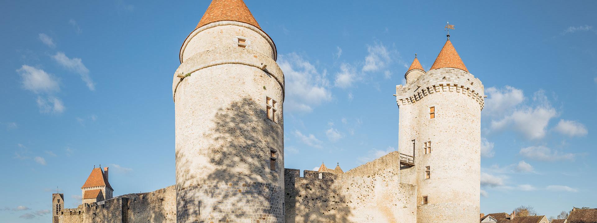 Façade extérieure du château de Blandy-les-Tours