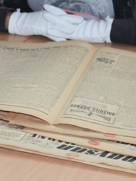 lecture du journal Le Paysan aux archives départementales