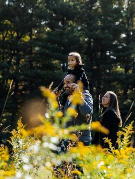 Balade en famille en forêt