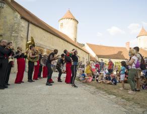 Fanfare au château de Blandy-les-Tours