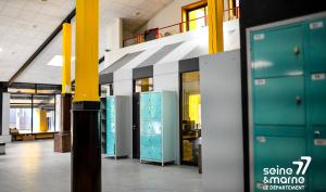 casiers dans un collège