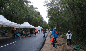 bévoles sur le chantier de crapauduc