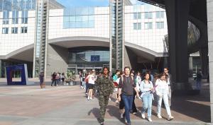 Des adolescents d'un collège visite le Parlement européen à Bruxelles