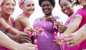 Des femmes rassemblées pour Octobre Rose