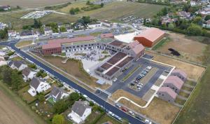 Collège Jean-Jacques Barbaux à Jouy-le-Châtel vu du ciel