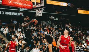 Basketteurs en match