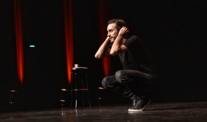 Un artiste sur scène