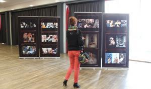 Exposition photos à la Journée professionnelle sur les violences intrafamiliales à Chelles