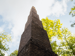 Tour de briques à la butte de Montassis