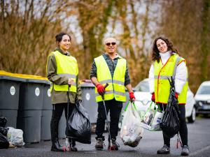 Ramassage des déchets en forêt