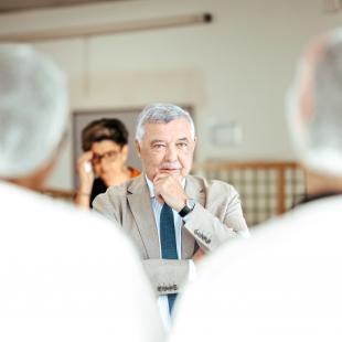 Jean-François Parigi échange avec les agents départementaux
