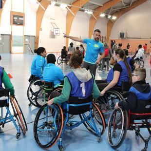Equipe de jeunes en handisport 