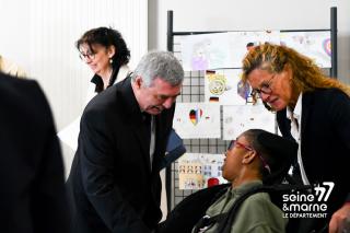 Inauguration d'un nouveau bâtiment au collège Albert Camus de Meaux