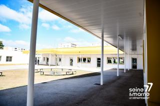 Inauguration d'un nouveau bâtiment au collège Albert Camus de Meaux
