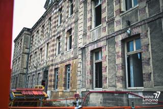 Façade du bâtiment de l'ex-IUFM à Melun