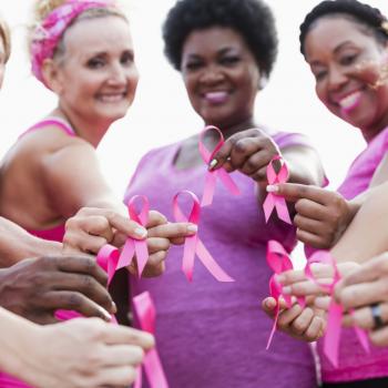 Des femmes rassemblées pour Octobre Rose