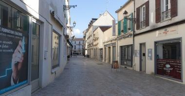 Les commerces fermés dans le centre-ville de Melun