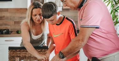 Assistants familiaux avec un enfant