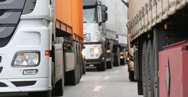 Camions dans un embouteillage