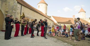 Fanfare au château de Blandy-les-Tours