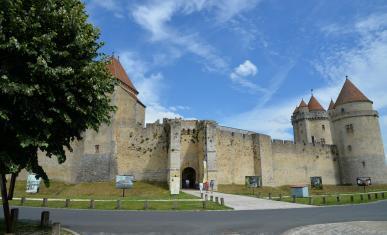 Entrée du château de Blandy-les-Tours