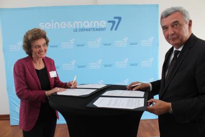 Signature de l'accord de coopération entre Orange et le Département de Seine-et-Marne