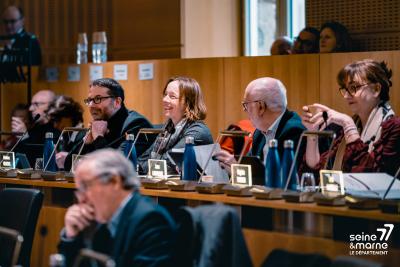 Julie Gobert en séance publique