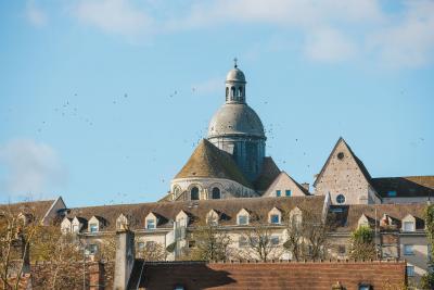 Vue des toits de la cité médiévale de Provins