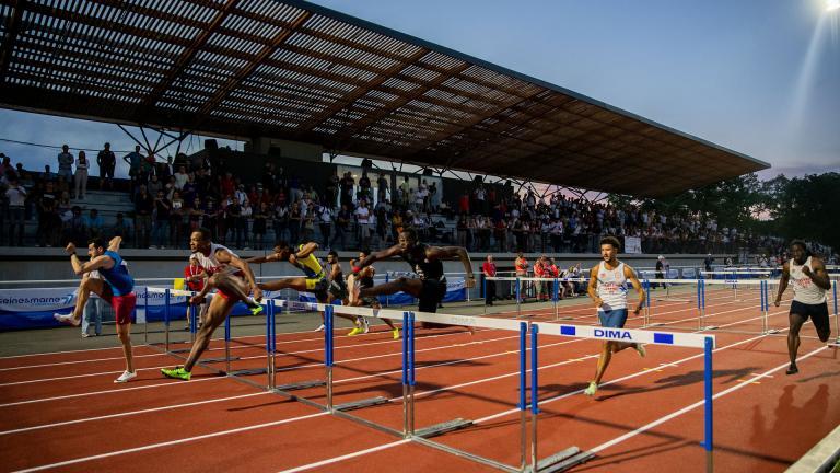 Une course d'athlétisme