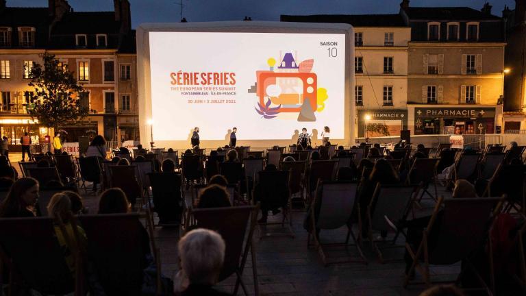 Projection de séries TV au festival Série Séries