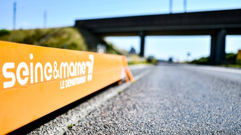 Route départementale en Seine-et-Marne