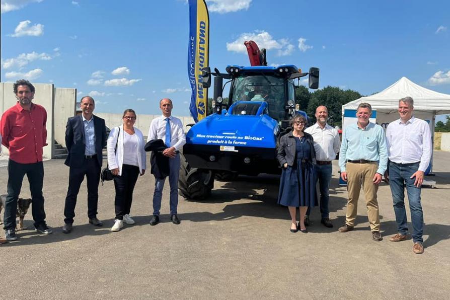 Tracteur roulant au bioGNV produit localement en Seine-et-Marne