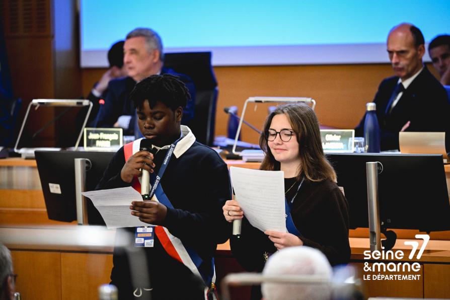 Séance publique avec les collégiens du Conseil départemental des jeunes